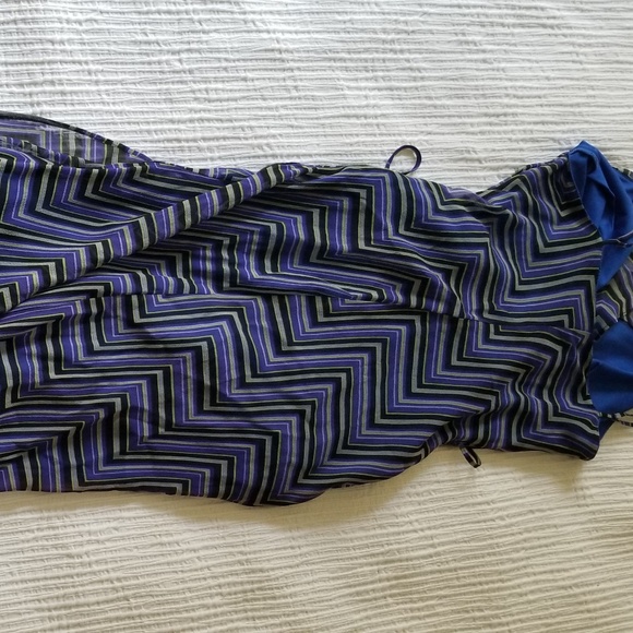 Betsey Johnson size M blue chevron wrap dress - Picture 3 of 5